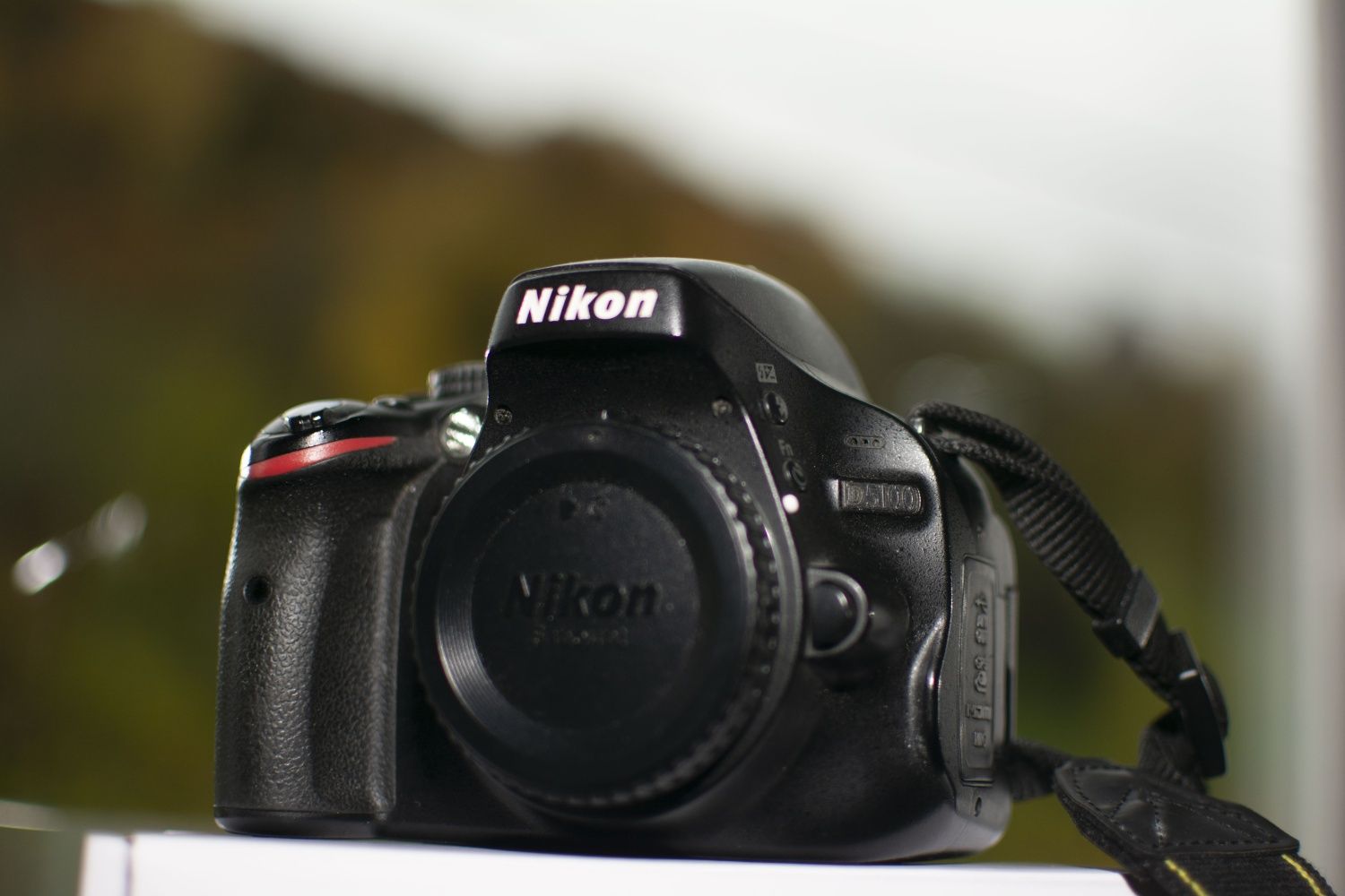 Nikon d5100  Зеркальний фотоапарат