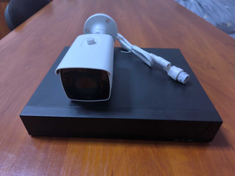 Мережевий відеорегістратор NVR IP та IP камера 4 мп