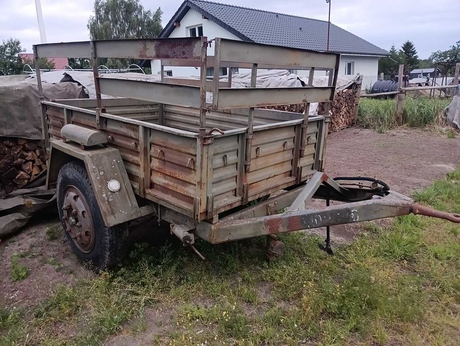 Przyczepka jedno osiowa Wojskowa / Jak NOWA