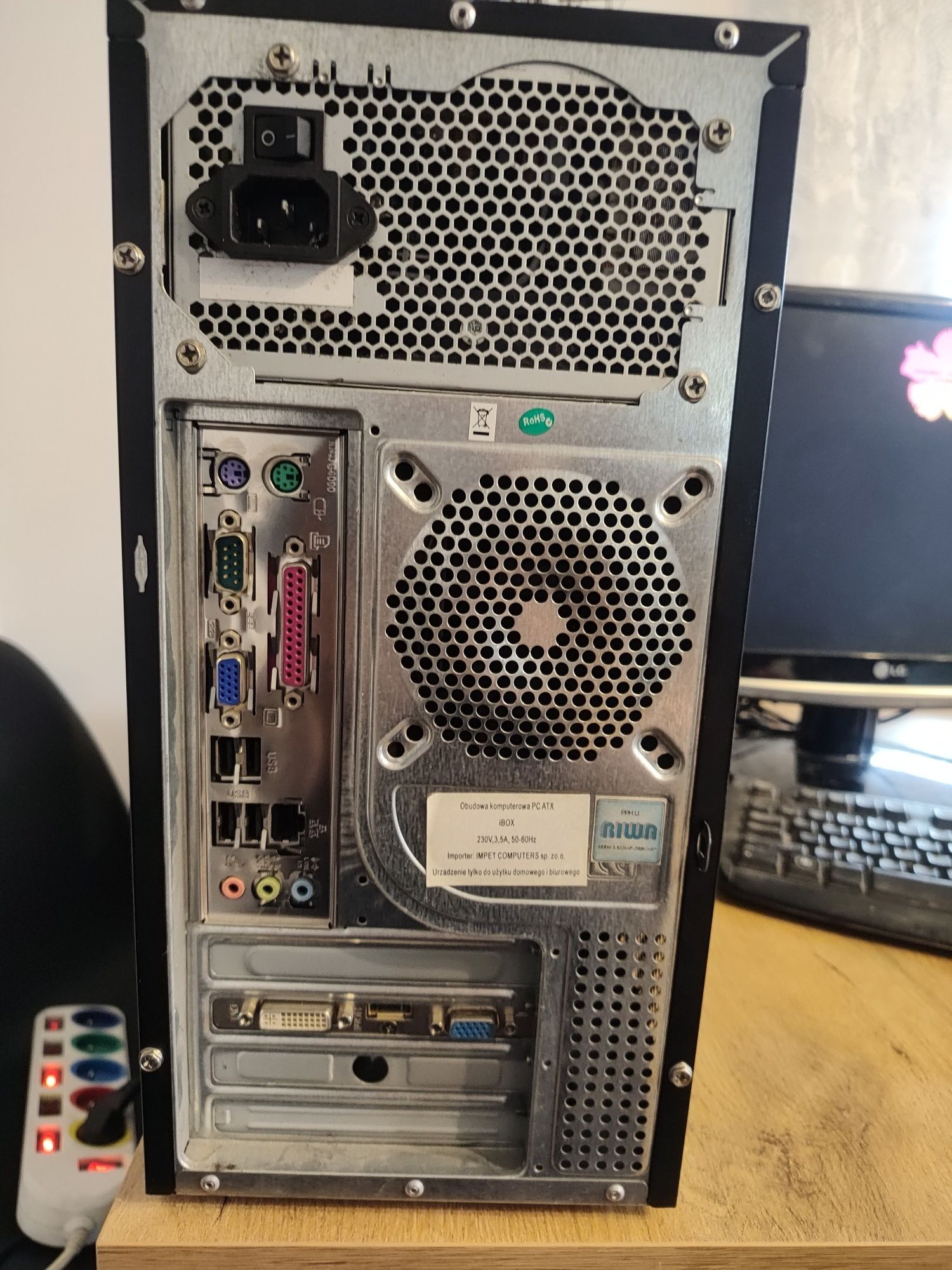 Komputer stacjonarny core 2 quad GeForce 220gt