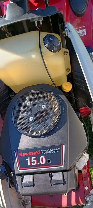 Traktorek kosiarka Gutbrod GLX105 RHL K Kawasaki 15KM V