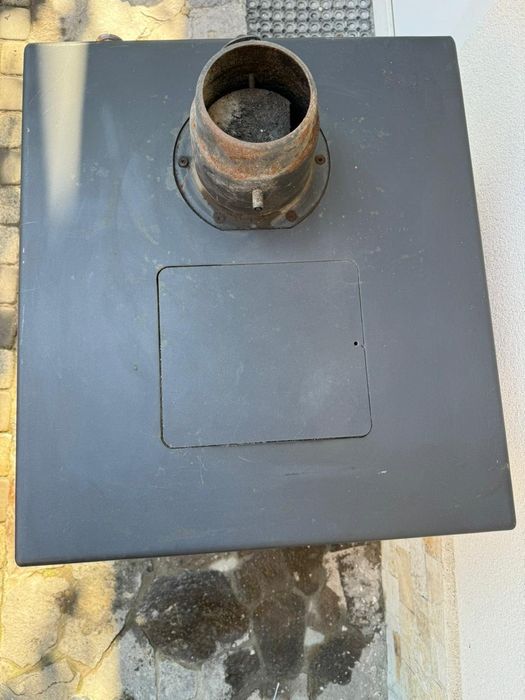 Камін на дровах з водяним контуром