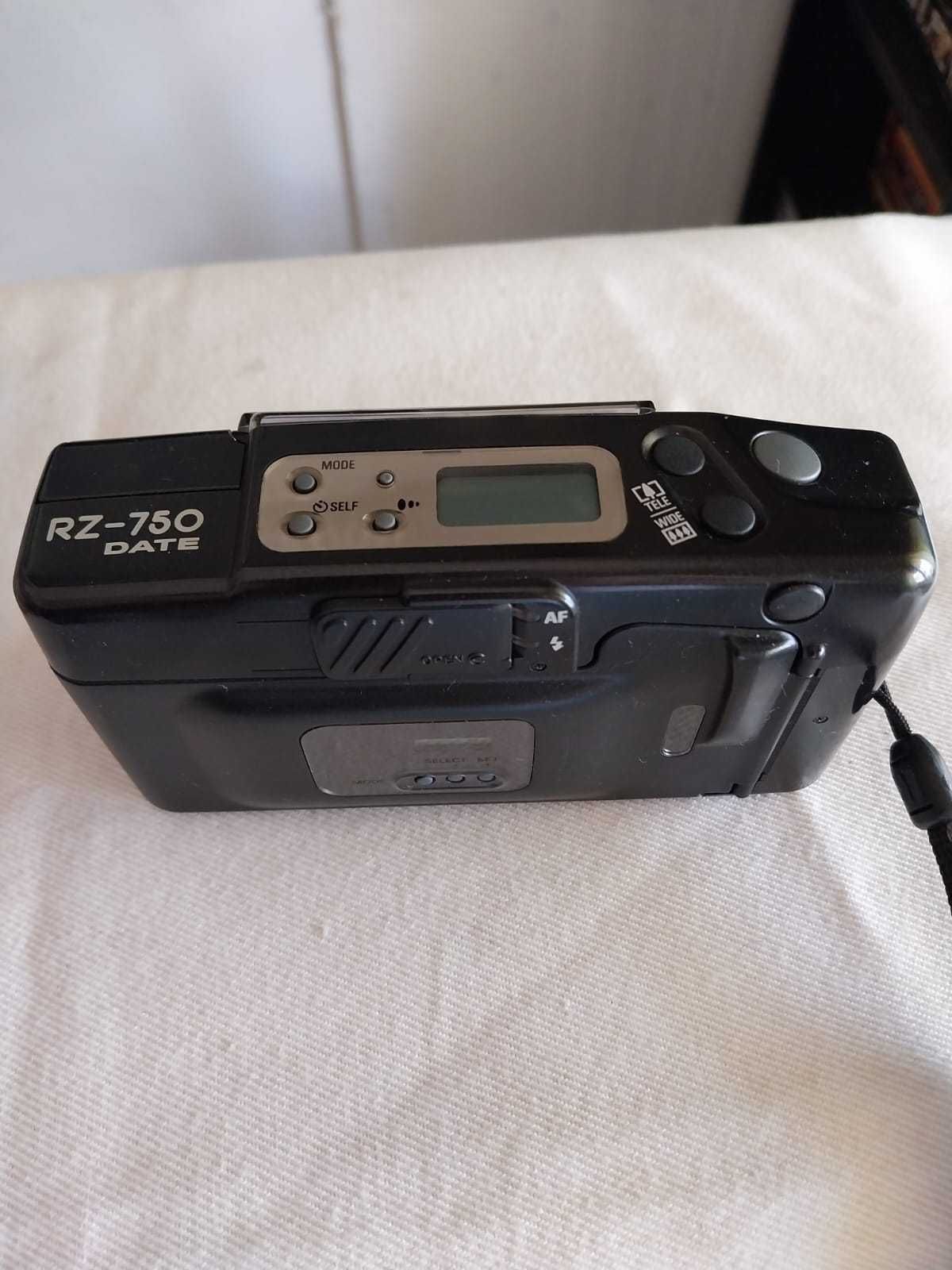 Maquina fotográfica Ricoh RZ-750 Date