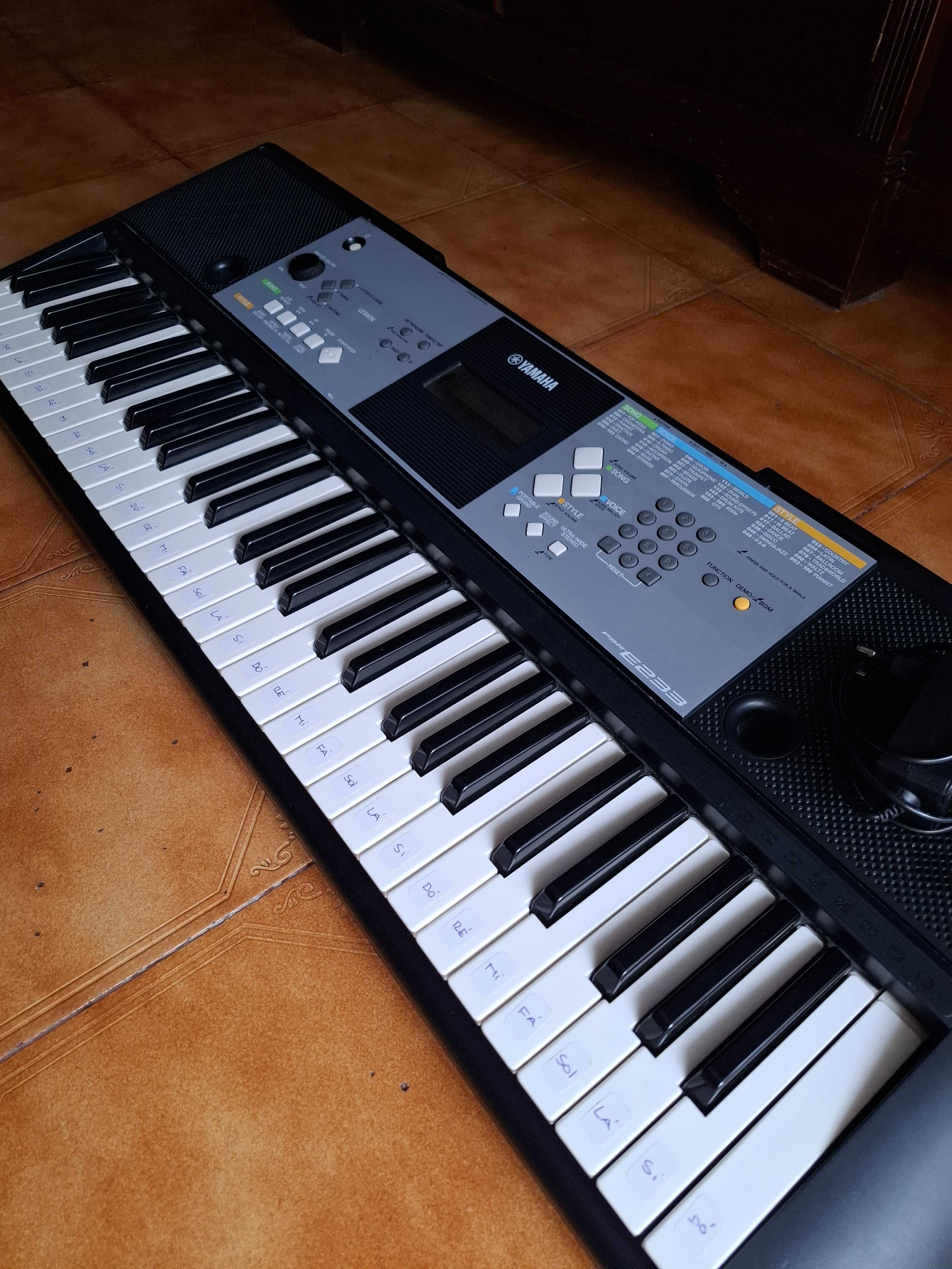 Teclado Yamaha em muito bom estado