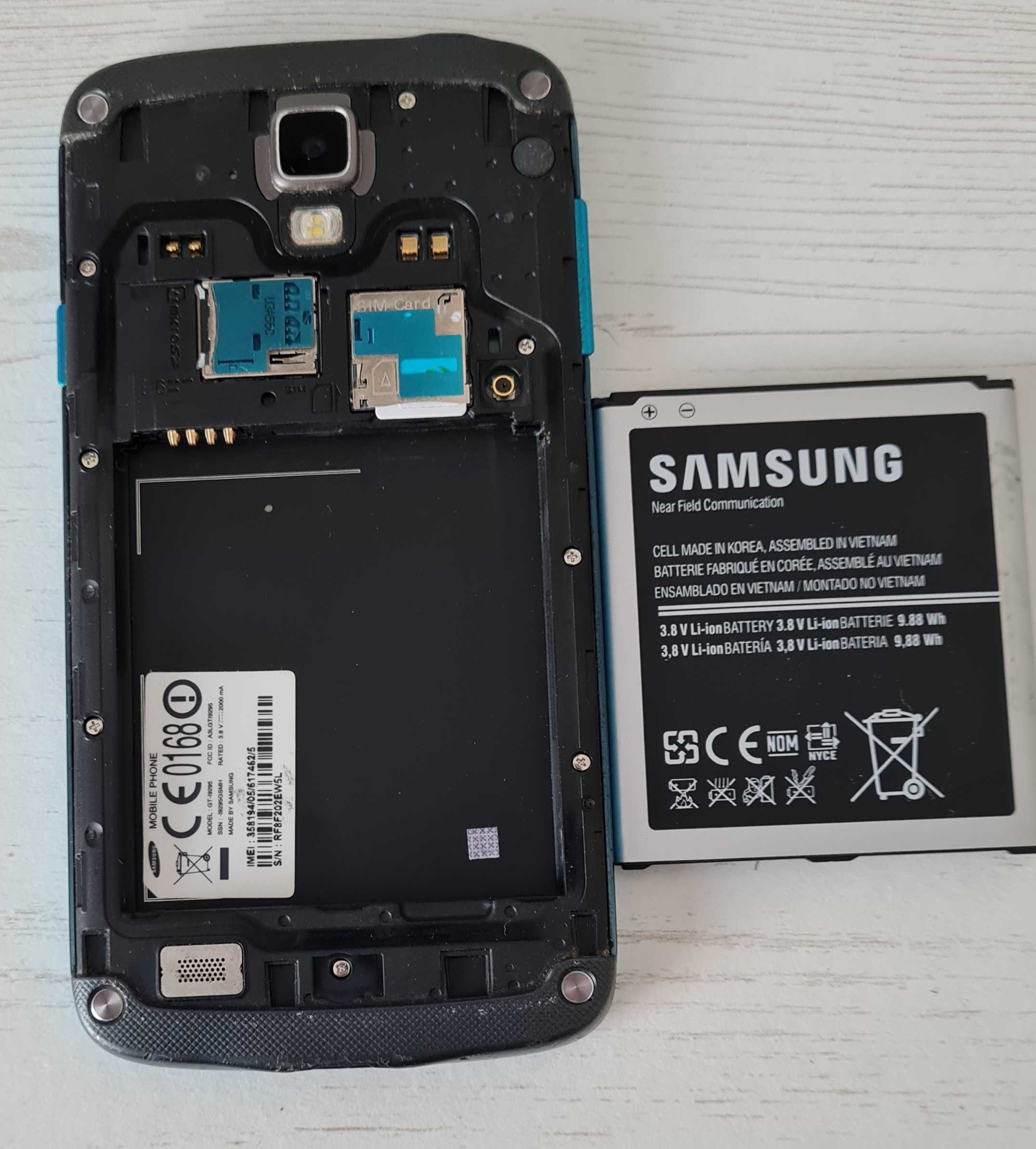 Samsung GT-I9295 Galaxy S IV Active