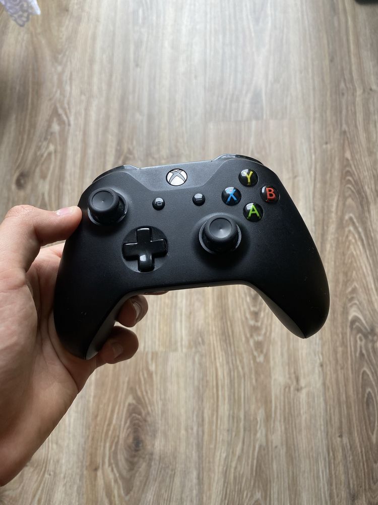 Mam na sprzedaż pady od xbox do pc