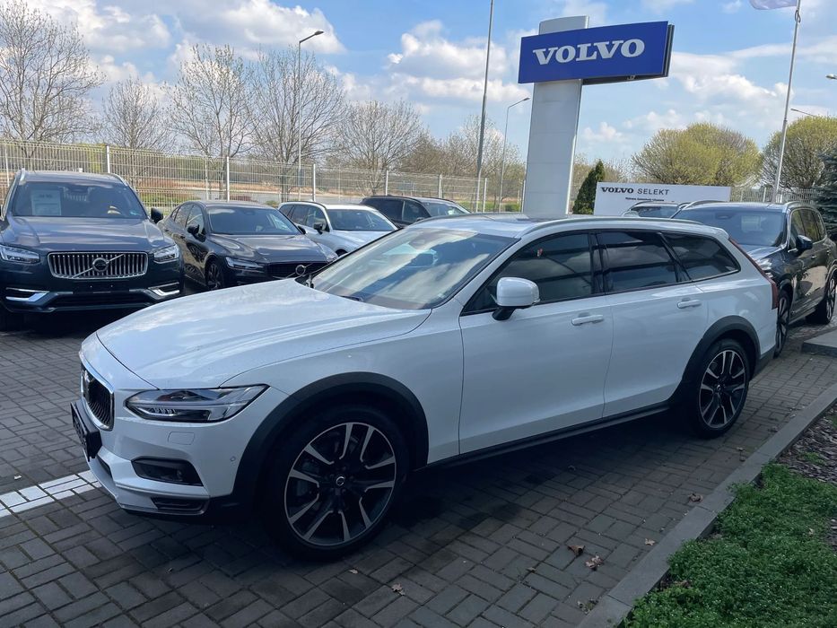 Volvo V90 Cross Country B5, Ultimate, Polestar Engineered