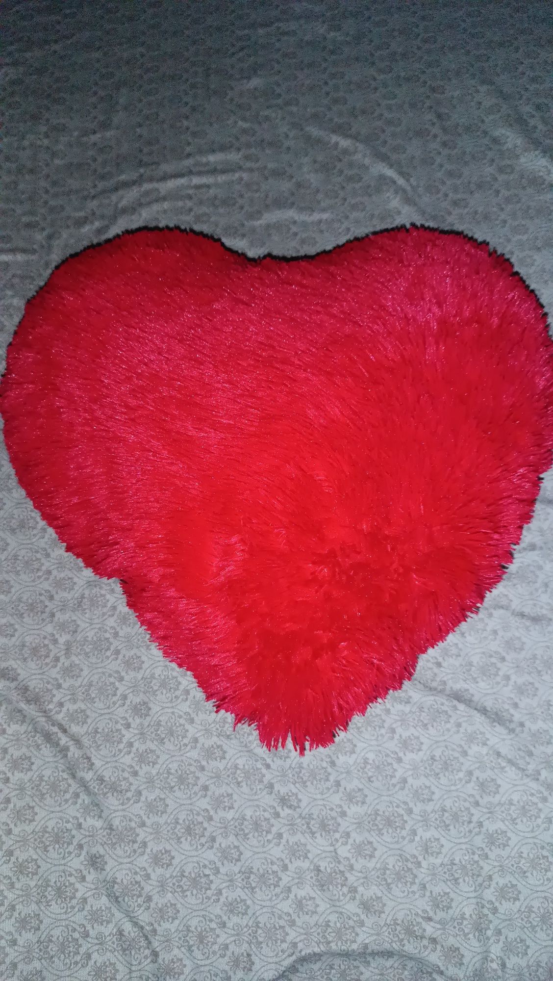 Подушка у вигляді сердечка