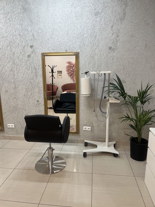 Podnajmę stanowisko fryzjerskie w salonie kosmetycznym Łagiewnicka 132