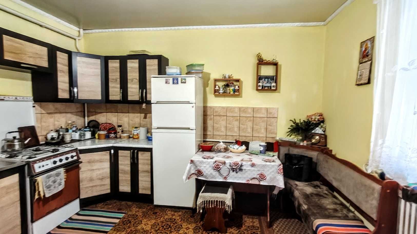 Цегляний будинок для дружної родини в чудовому зручному місці!