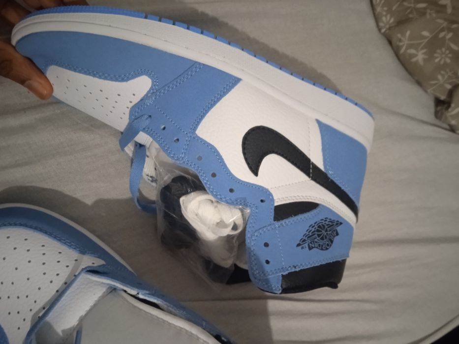 Jordan 1 azul e branco original