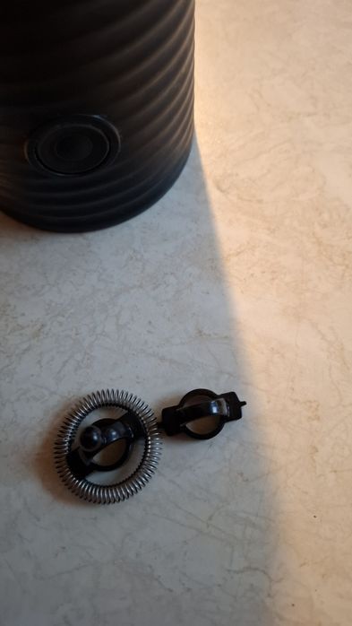 Spieniacz na mleko do ekspresu Nespresso  C 120