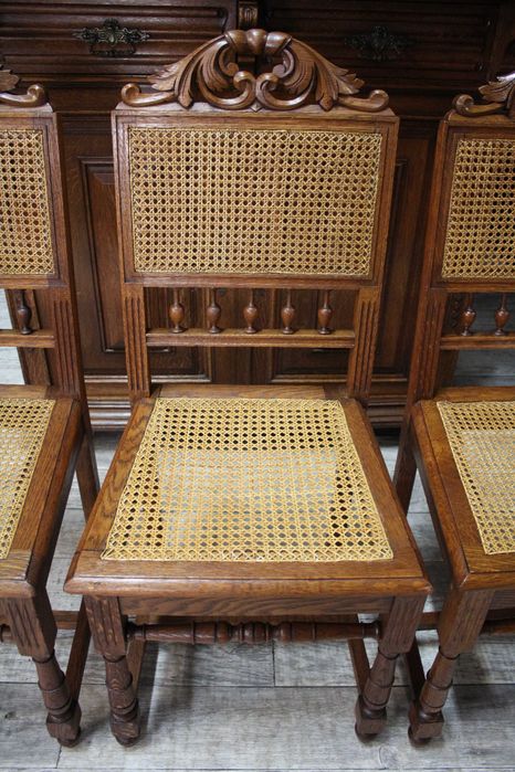 ... 4 Krzesła Eklektyczne ...