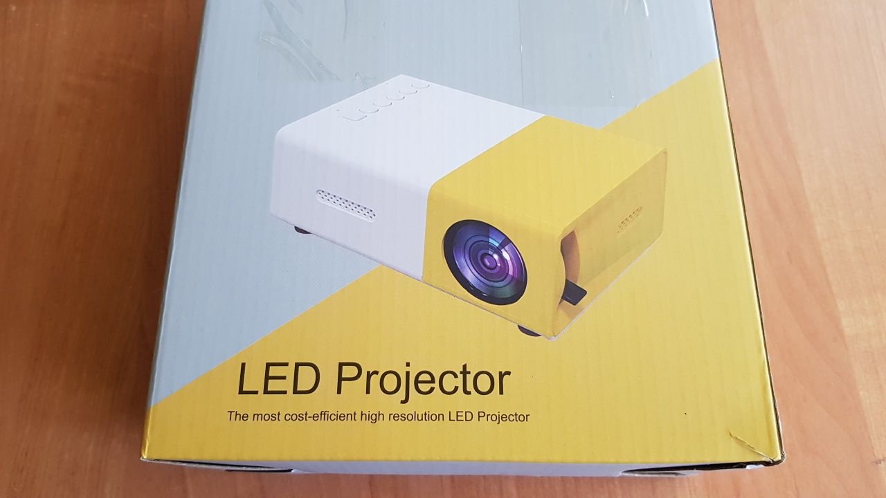Projektor Multimedialny Ledowy z Pilotem