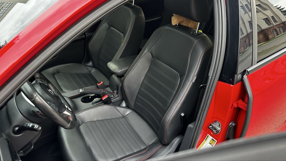 Volkswagen Jetta GLI 2.0 TSI DSG 250 2013