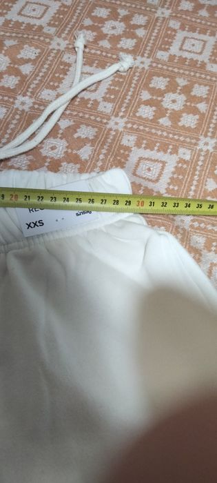 Новые белые спортивные штаны Sinsay,р xxs,на флисе на подростка