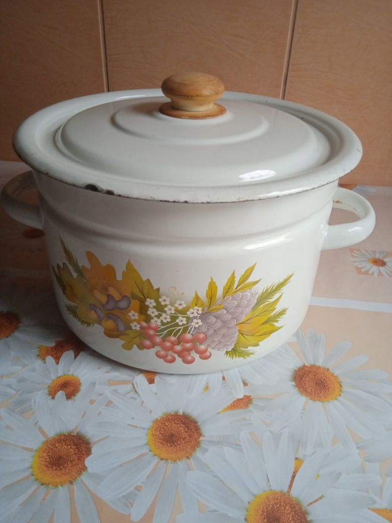 Продам эмалированные кастрюли