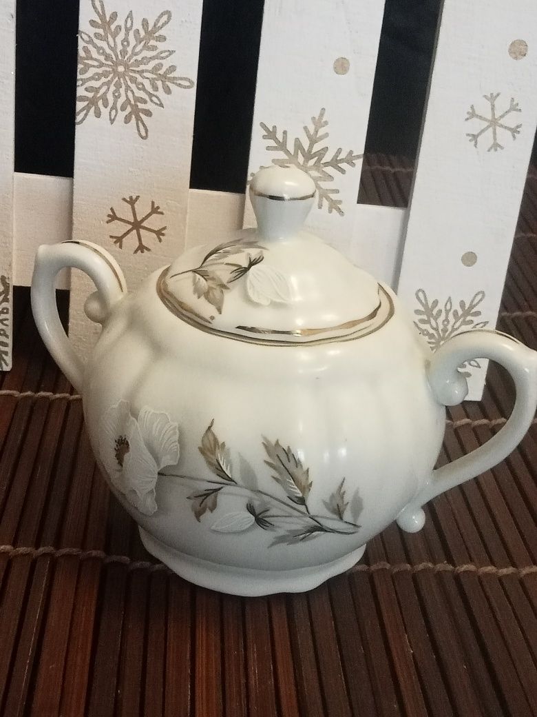 Bule, açucareiro e chávena de porcelana de Viana