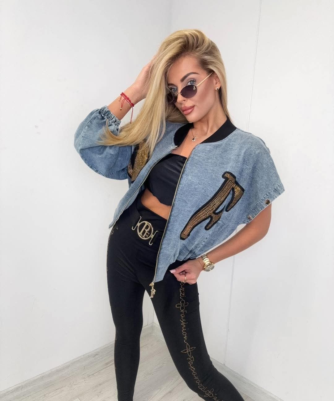 Elegancka kurtka jeans złote napisy logo paparazzi