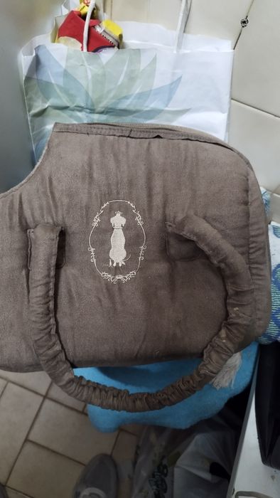 Saco castanho para gato