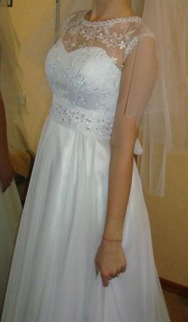 Прекрасное свадебное платье