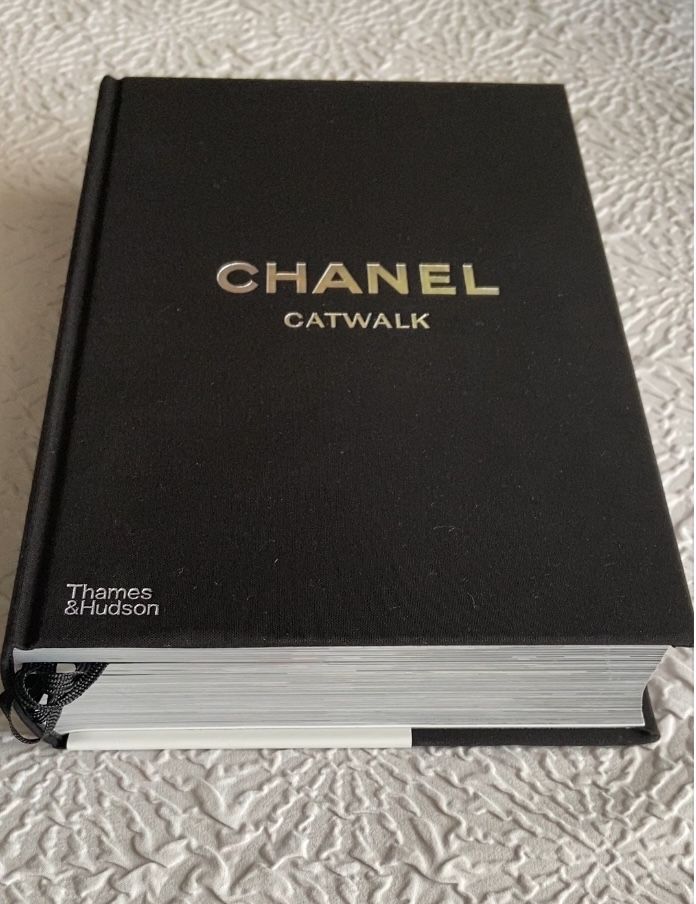 Книга Chanel, Шанель мода, ілюстрований каталог моди і краси