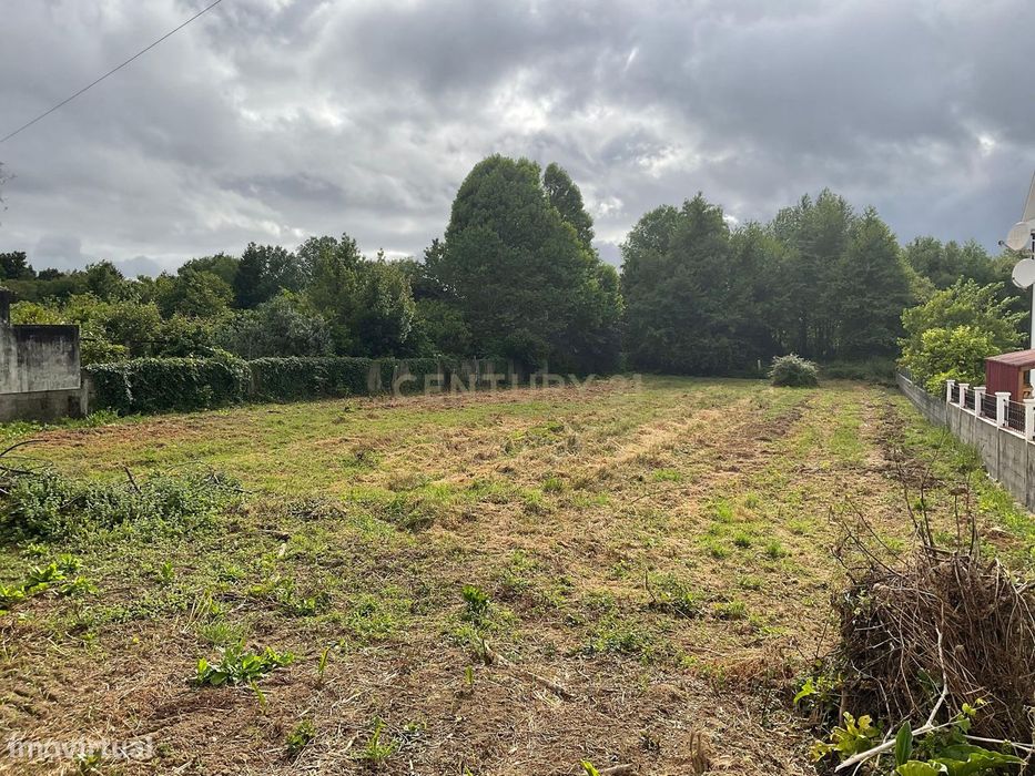 Terreno com Vista para a Montanha em Lanheses