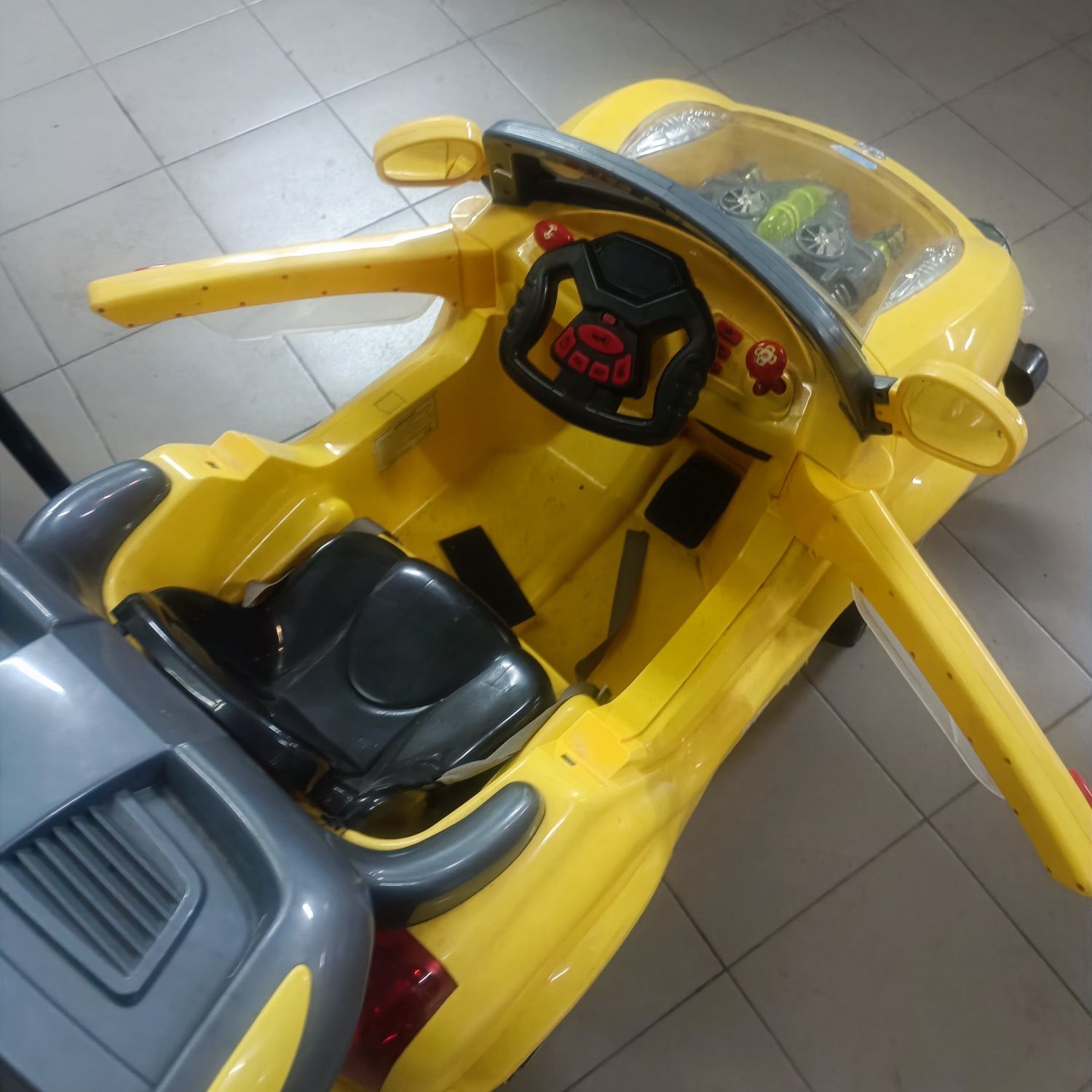 Детский электромобильт дитячій електромобіль