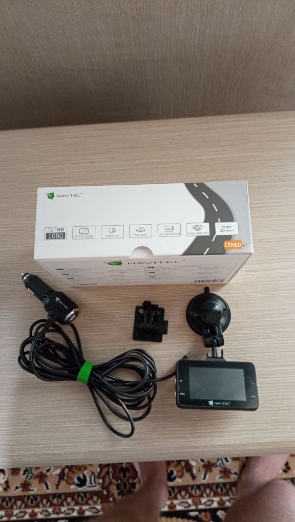 Автомобільний відеореєстратор NAVITEL CR900