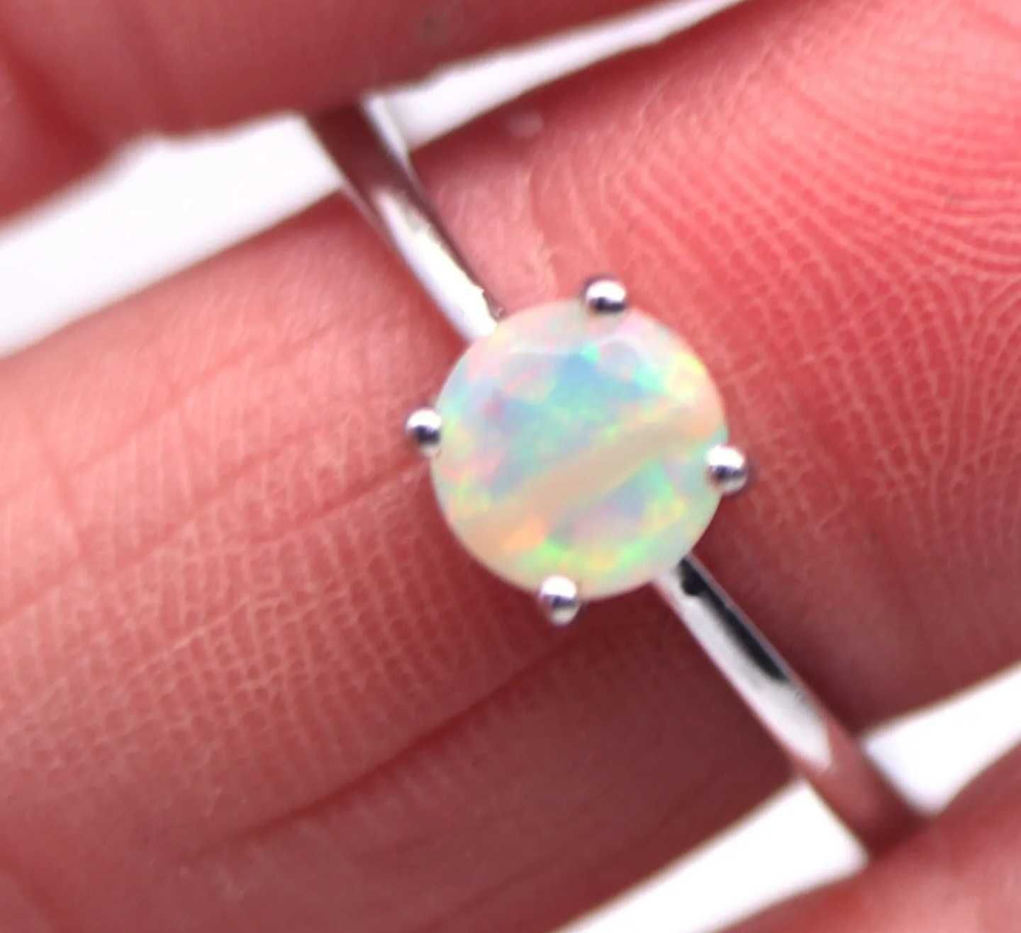 Pierscionek srebro 925 Naturalny Opal 6mm r20