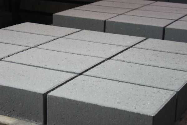 Pustak ceramiczny typu Porotherm 25 P+W Transport