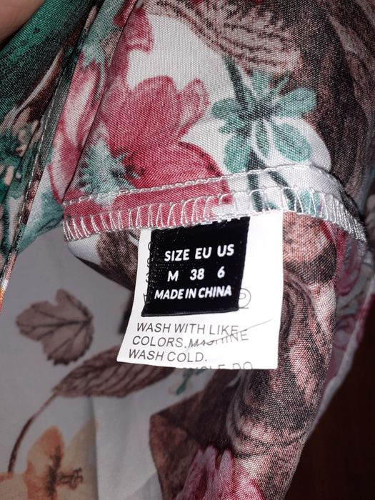 Nowa bluzka w kwiaty rozmiar M