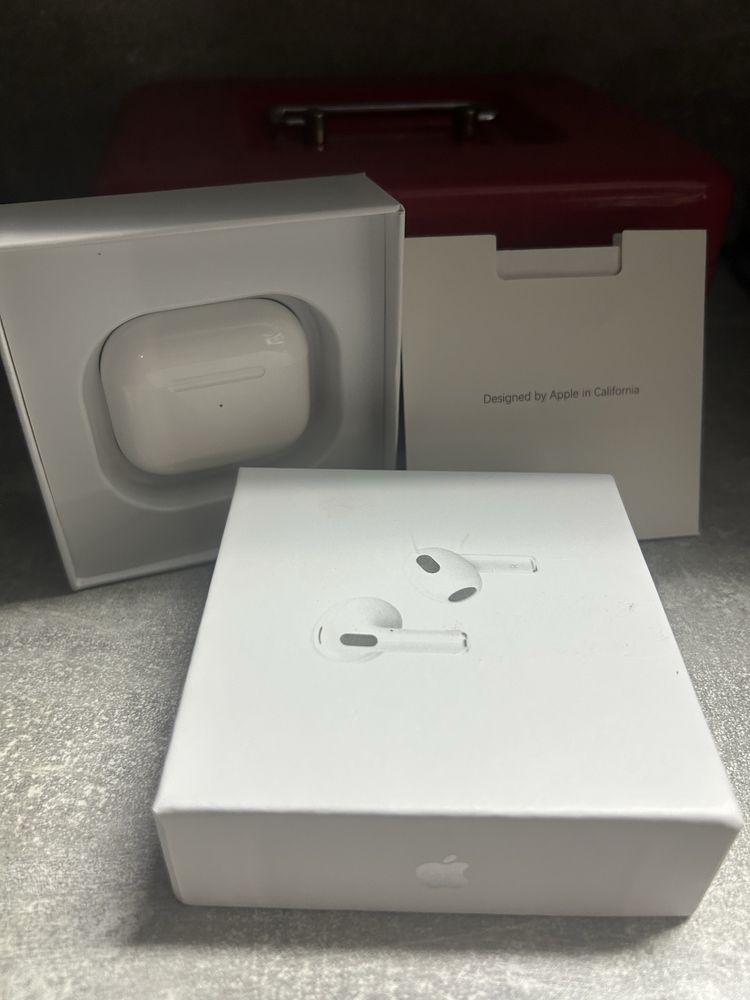 AirPods generacji 3