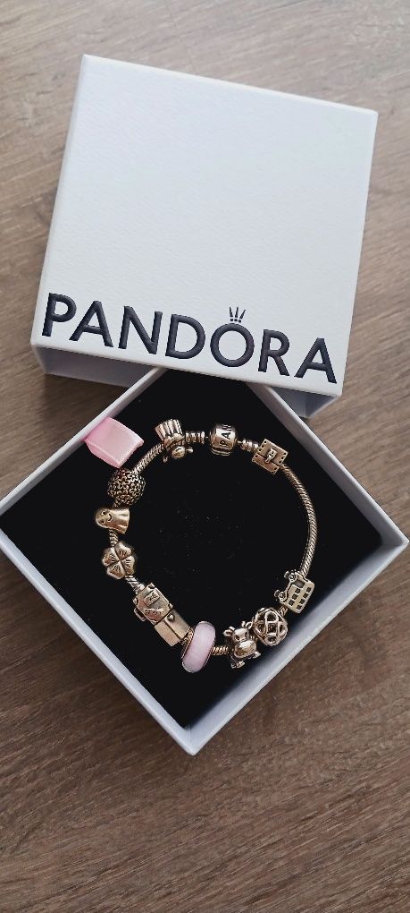 Pulseira Pandora com 11 contas