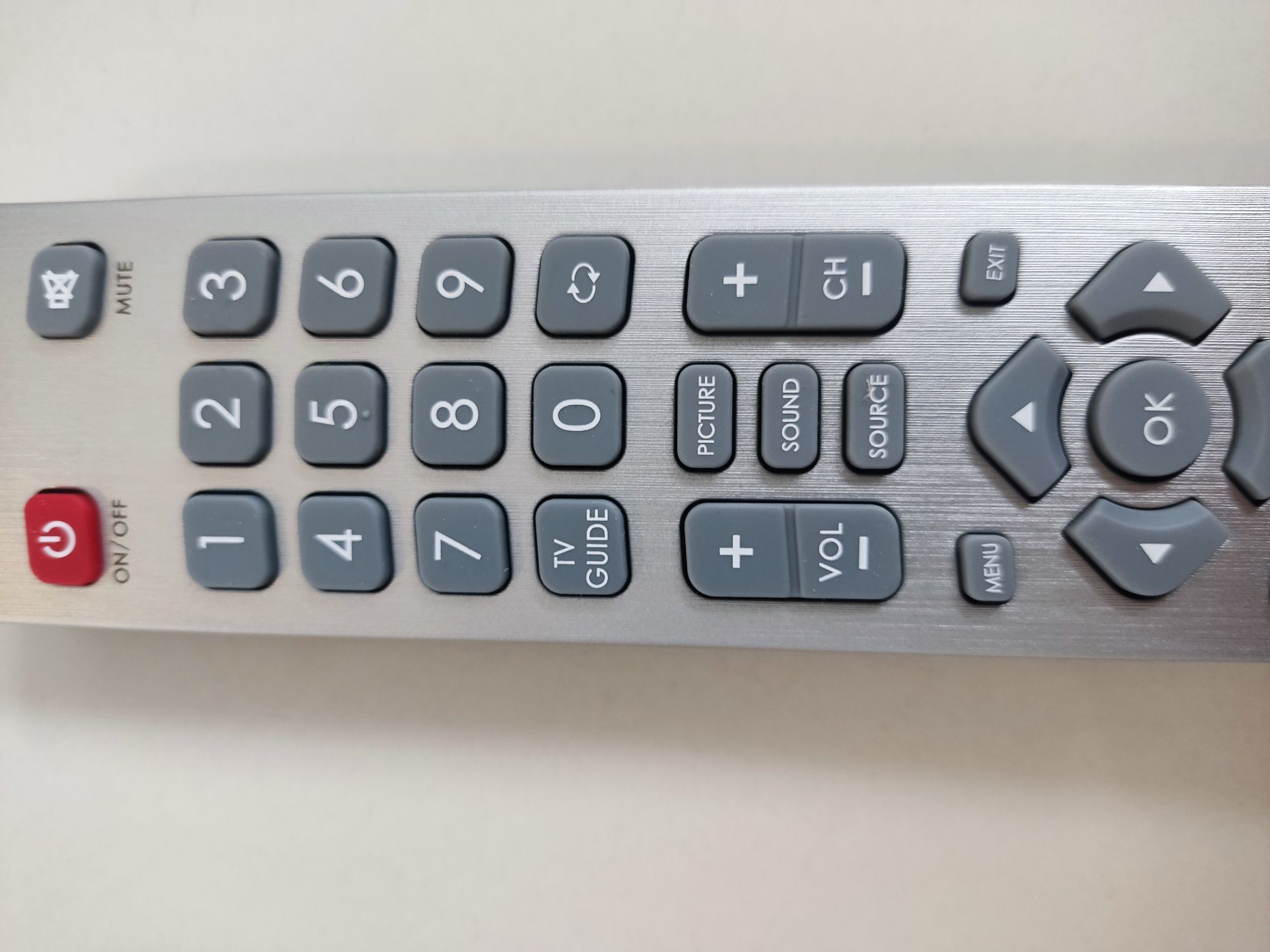 Pilot do telewizorów Sharp Aquos Technika Blaupunkt