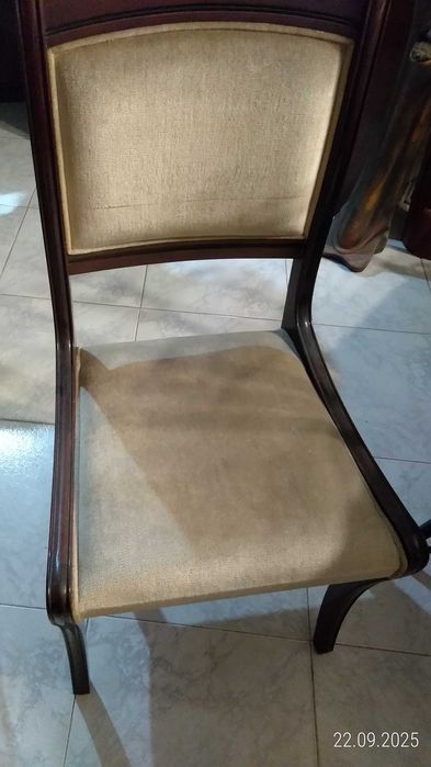 Escrivaninha em madeira trabalhada