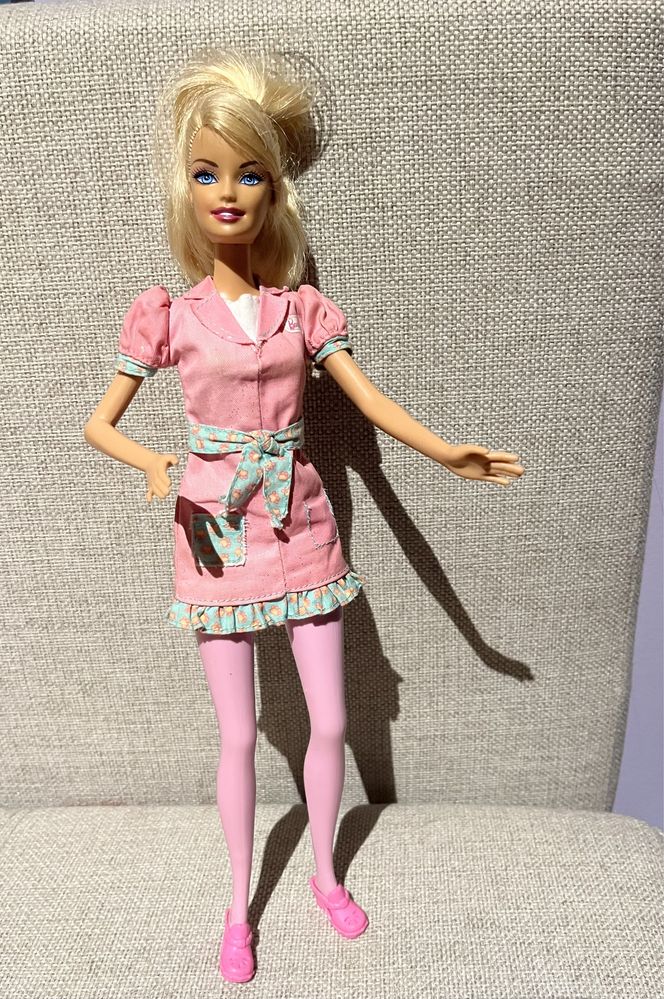 Barbie Weterynarz z pieskiem Yorkiem, lalka Mattel