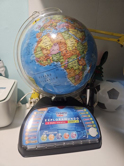 Globo de estudo interativo