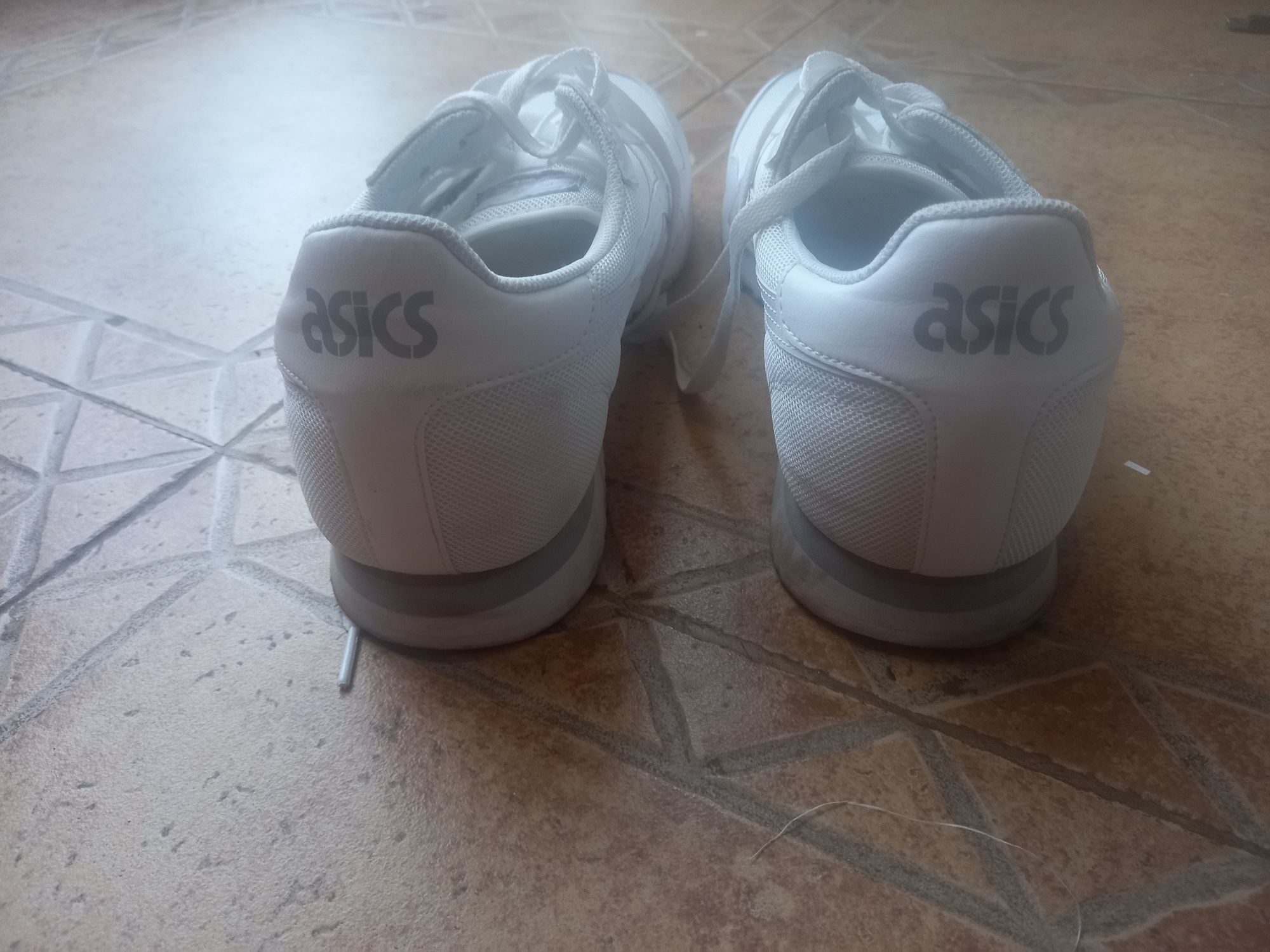 Кроссовки Asics 48р