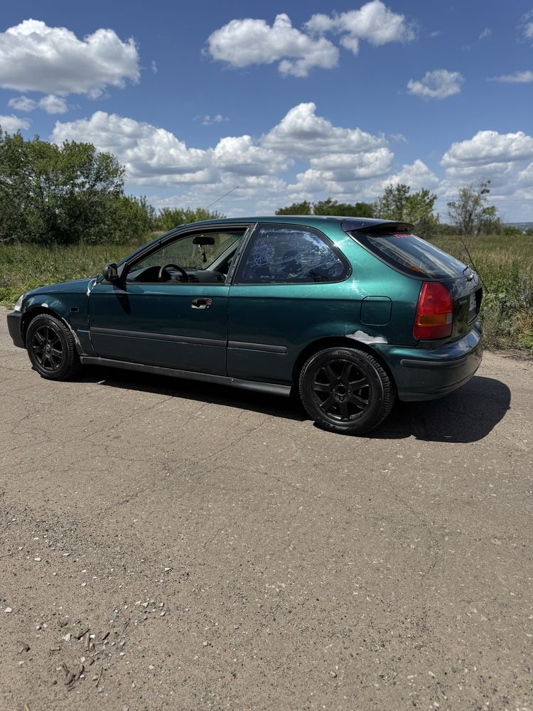 Хонда Civik 1.4i 1998г