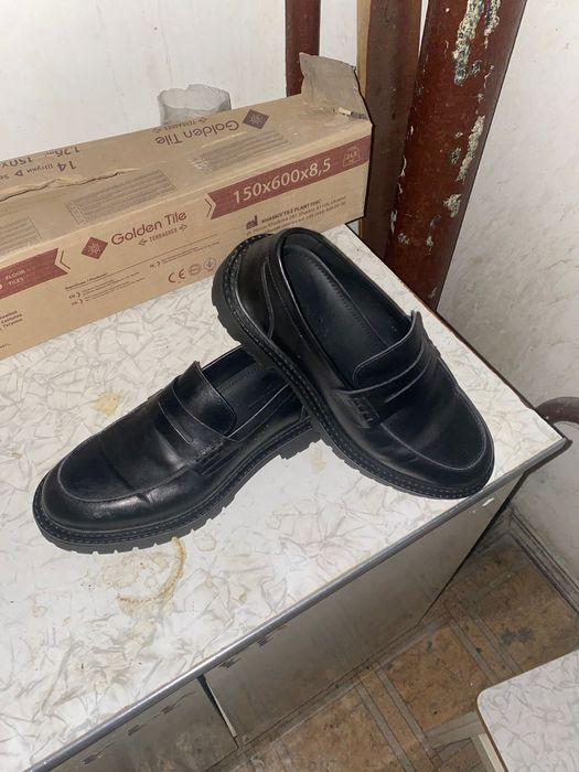 Чоловіче взуття.