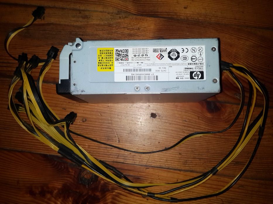 Серверный блок питания HP HSTNS-PA01 1300W 10шт 6pin