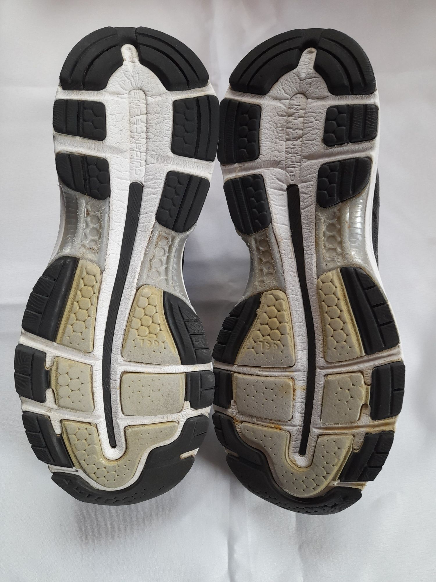 Кросовки asics GEL-NIMBUS 19 41,5р