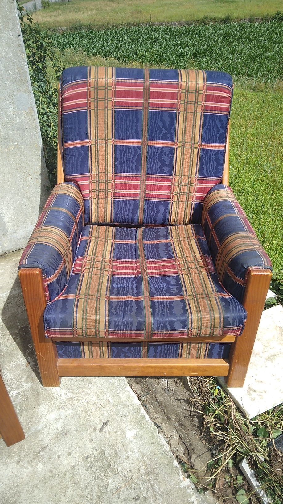 Sofa cama em madeira