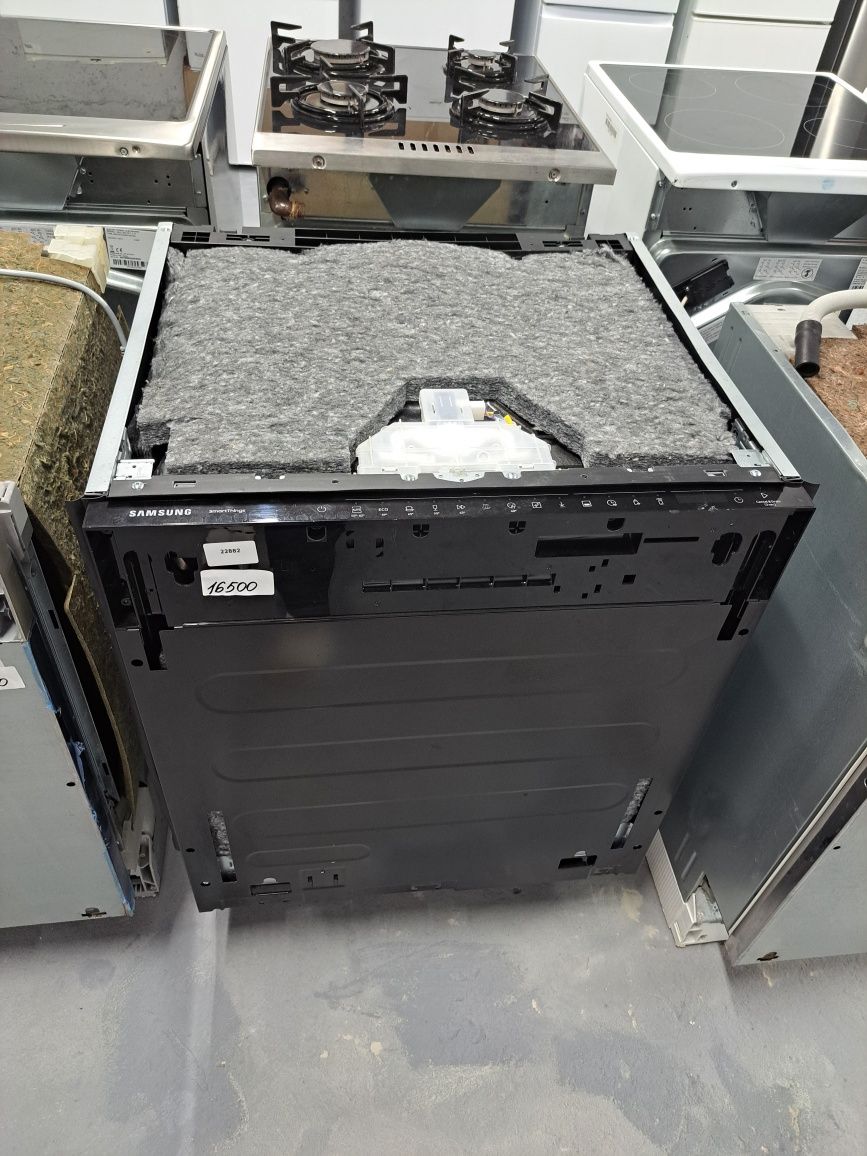 Посудомийна машина Samsung wws65t під забудову у меблі Сток