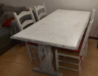Mesa de jantar e 4 cadeiras