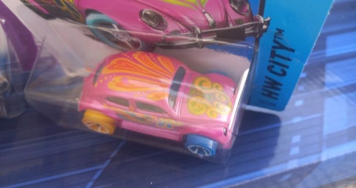 Conjunto 2 volkswagen Beetle hot wheels (TH)