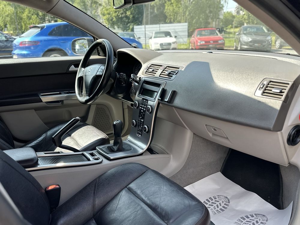 VOLVO V50 2007 року, 2.0 дизель, механіка, передній привід.