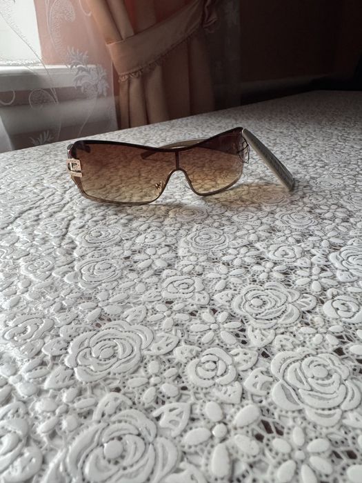 Сонцезахисні окуляри Gucci