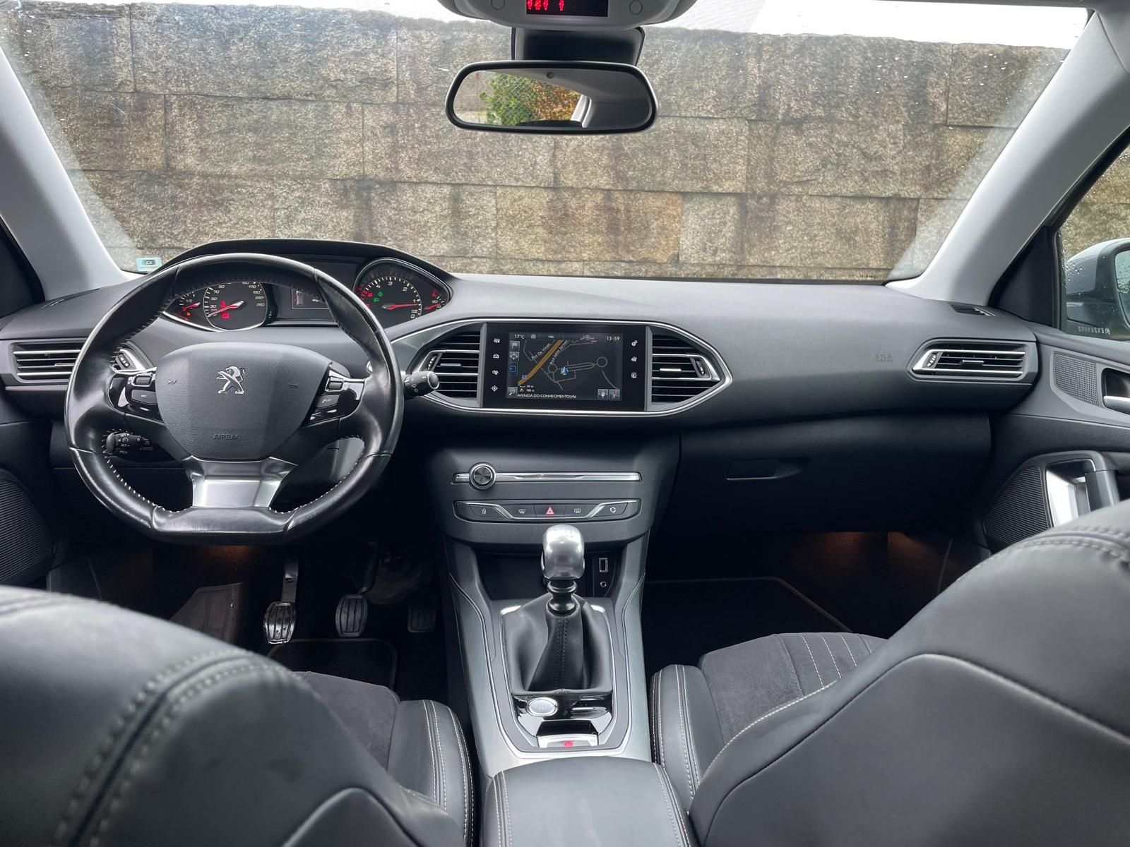 Peugeot 308 1.6 BlueHDi J17 Allure (desde 160€/mês)